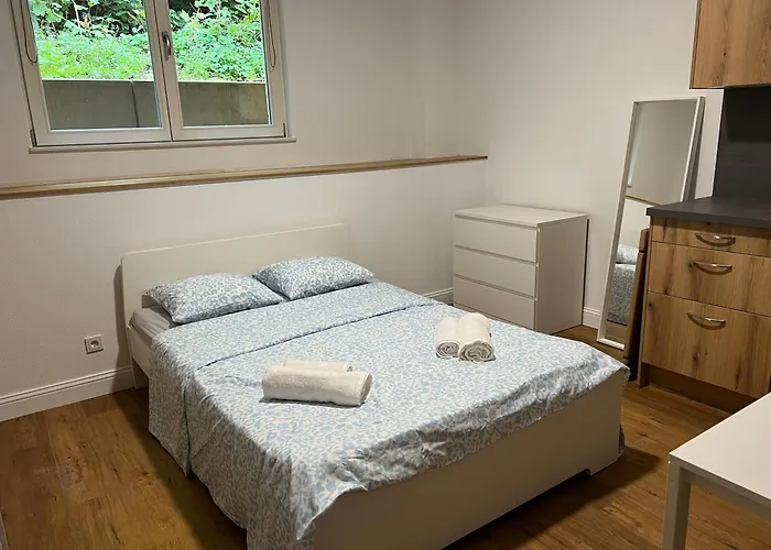 Near To The Centre Homestay *