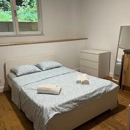 Near To The Centre Δωμάτια σε οικογενειακή κατοικία *